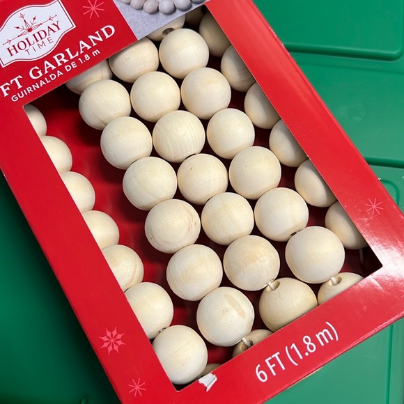 NWT Large Wooden Beads Christmas Garland - Picture 1 of 4